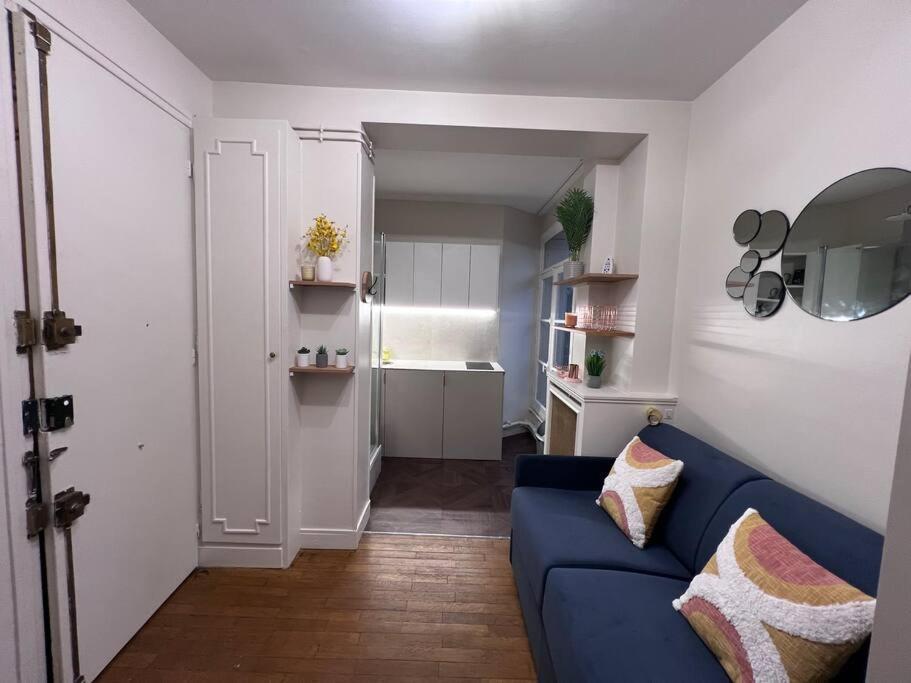 Trocadero Eiffel Tour - Refurbished Furnished Flat Apartment *
